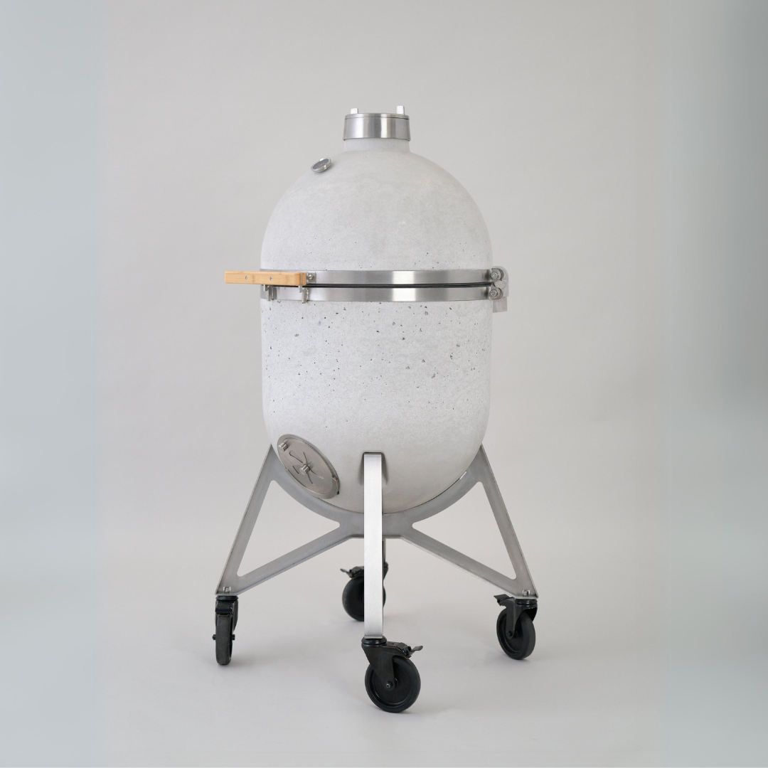 Ein Prototyp des Compadre Grillofens aus Beton im Jahr 2023