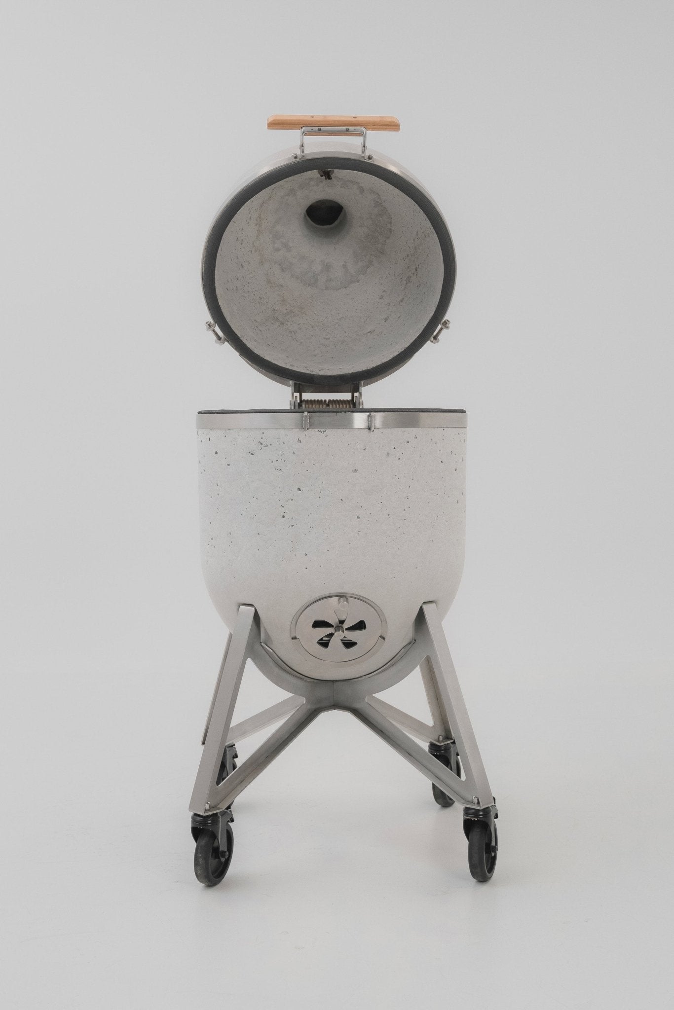 Der Compadre Grillofen in der Ansicht von vorne geöffnet