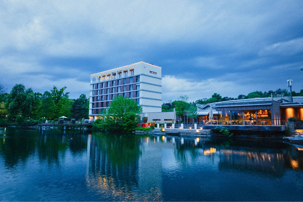 Blick auf das Design Hotel Lago in Ulm